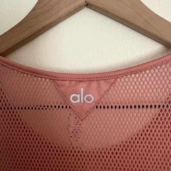 Alo Yoga Lucid Tank Top Size Small Pink Mesh Sheer Breathable Workout Coverup - Picture 5 of 6